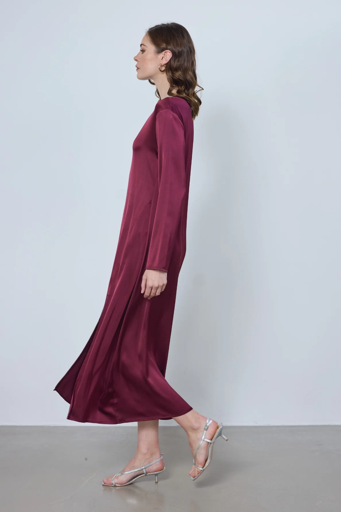 Robe en satin Jade – Image 2