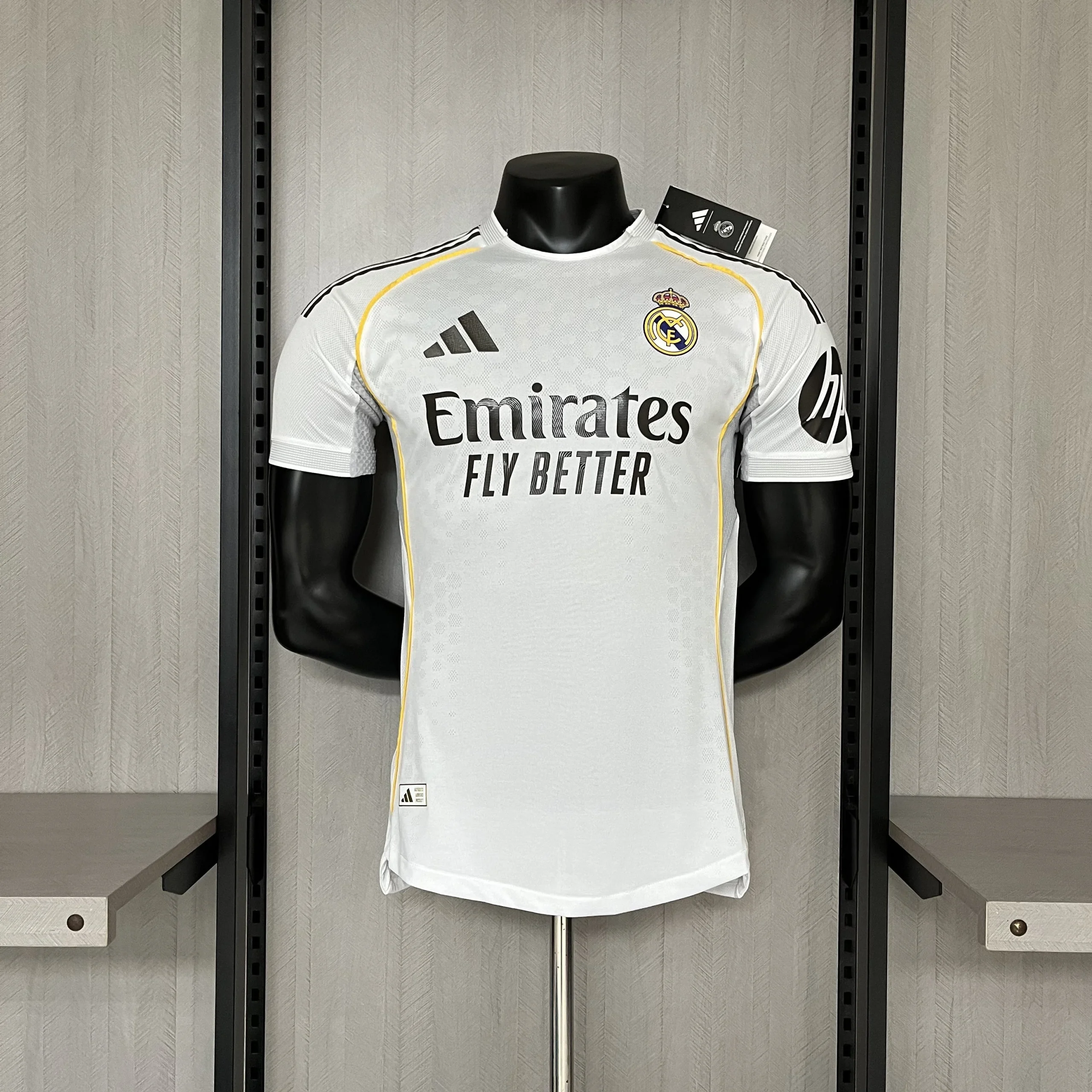 25/25 REAL MADRID HOME PLAYER VERSION