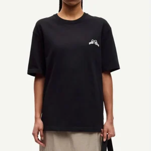 T shirt connecting Florian