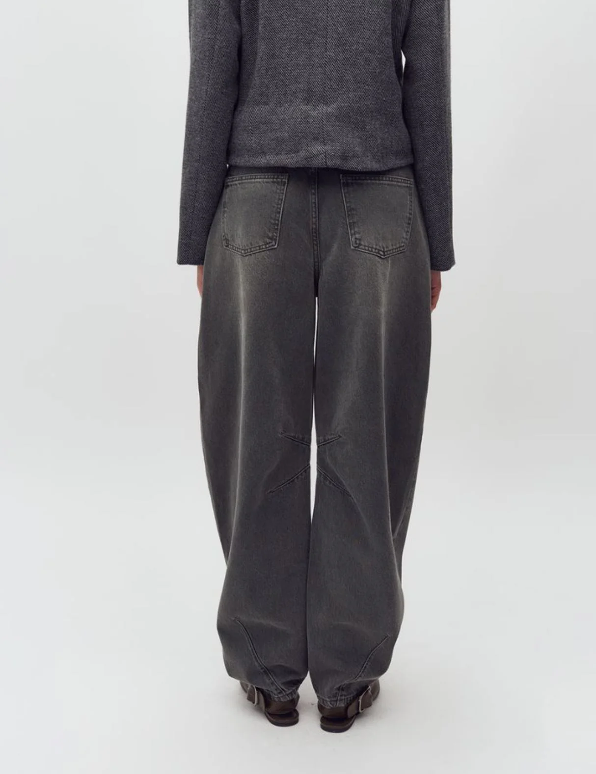 Jean barrel gris kaki Barina – Image 3