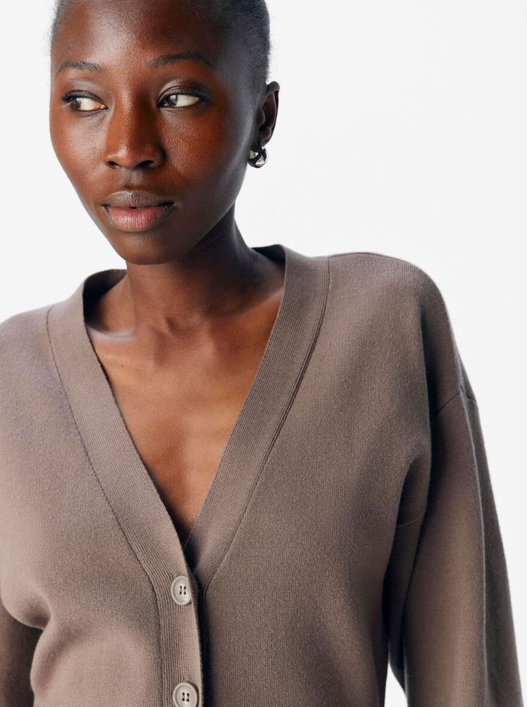 Cardigan ceintré taupe Reynard – Image 3
