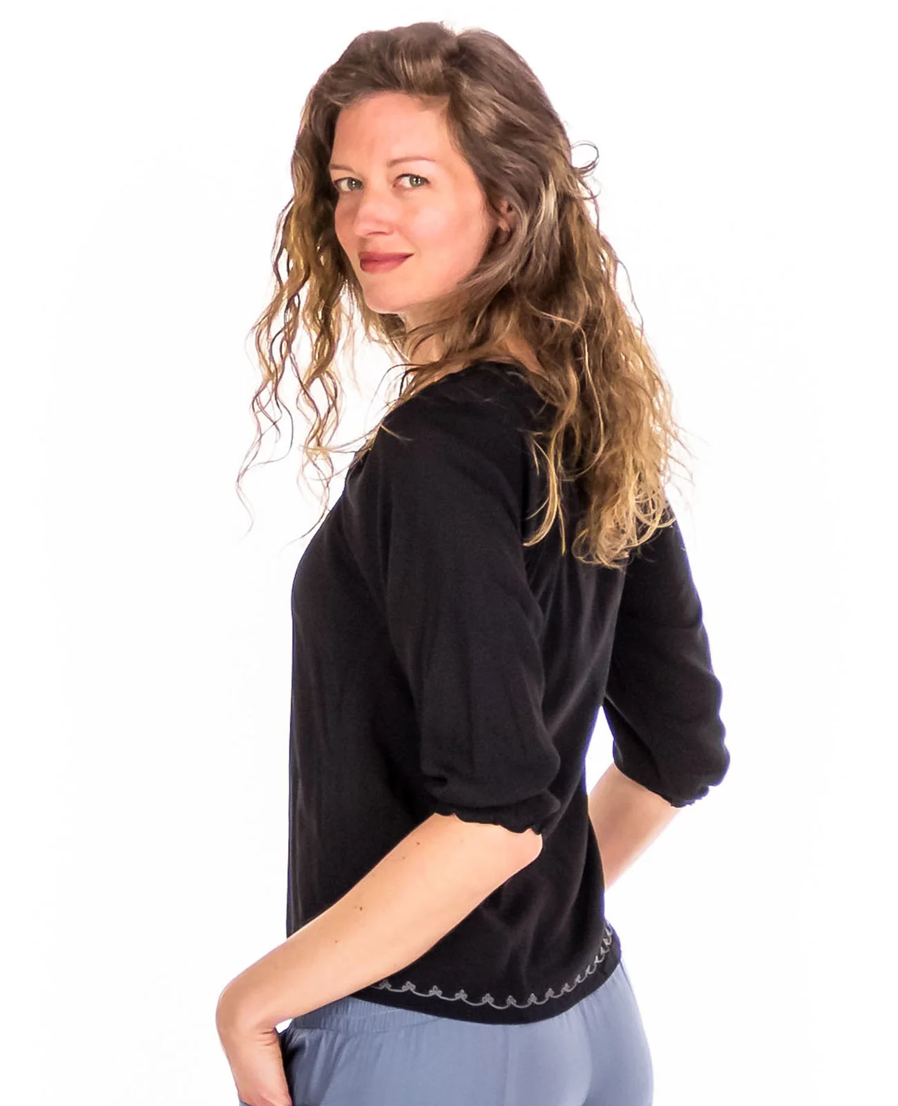 Blouse brodée à manche 3/4 – Image 7