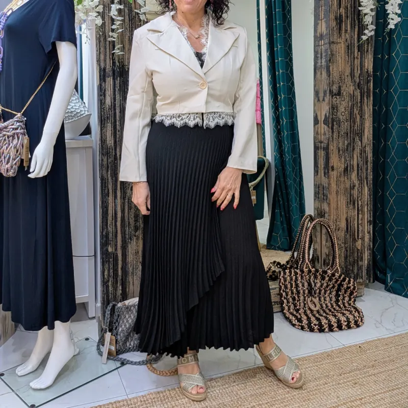 Blazer court avec dentelle – Image 3