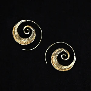 Boucle d'oreille boho spirale feuille