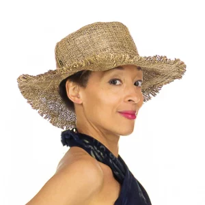 Chapeau de chanvre avec bordure effilochée