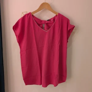 T-shirt avec nœud dans le dos « grande taille »