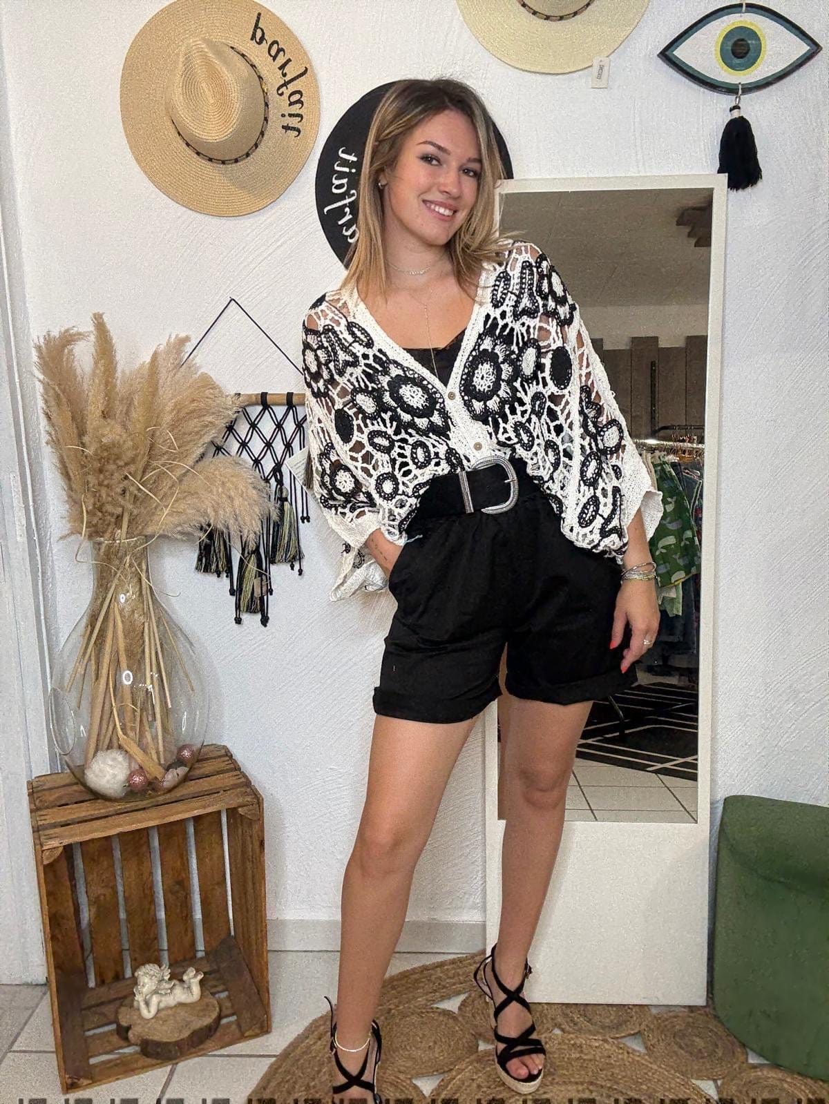 Short LAURA – Image 2