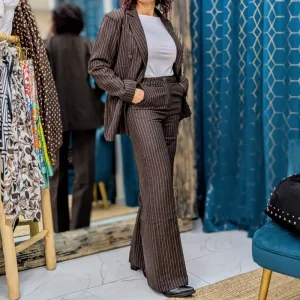 Pantalon chaud marron à rayures