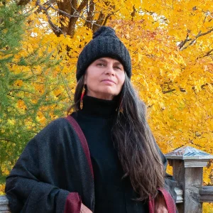 Tuque torsadée à pompon